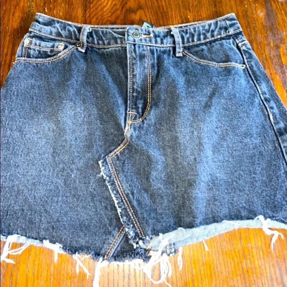 Forever 21 denim frayed skirt